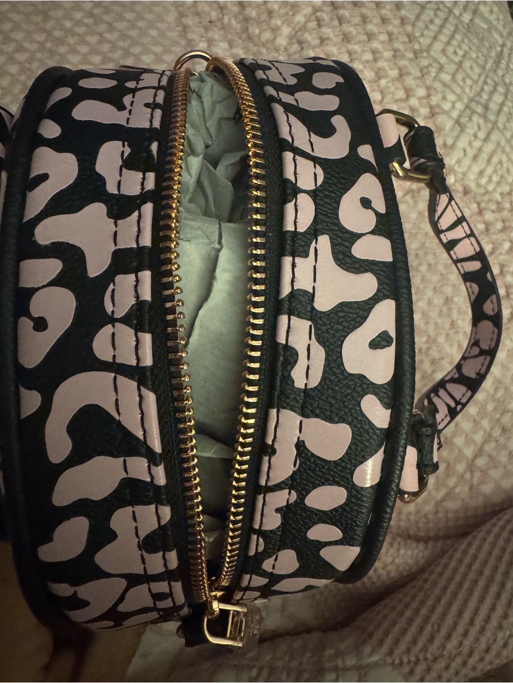 Von Dutch Women's Crossbody Hand Bag Pink Cheetah Bowling Bag NWT - Picture 7 of 8